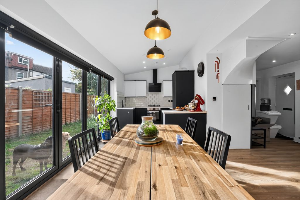 Property photo 2 of 20 Open Plan Living