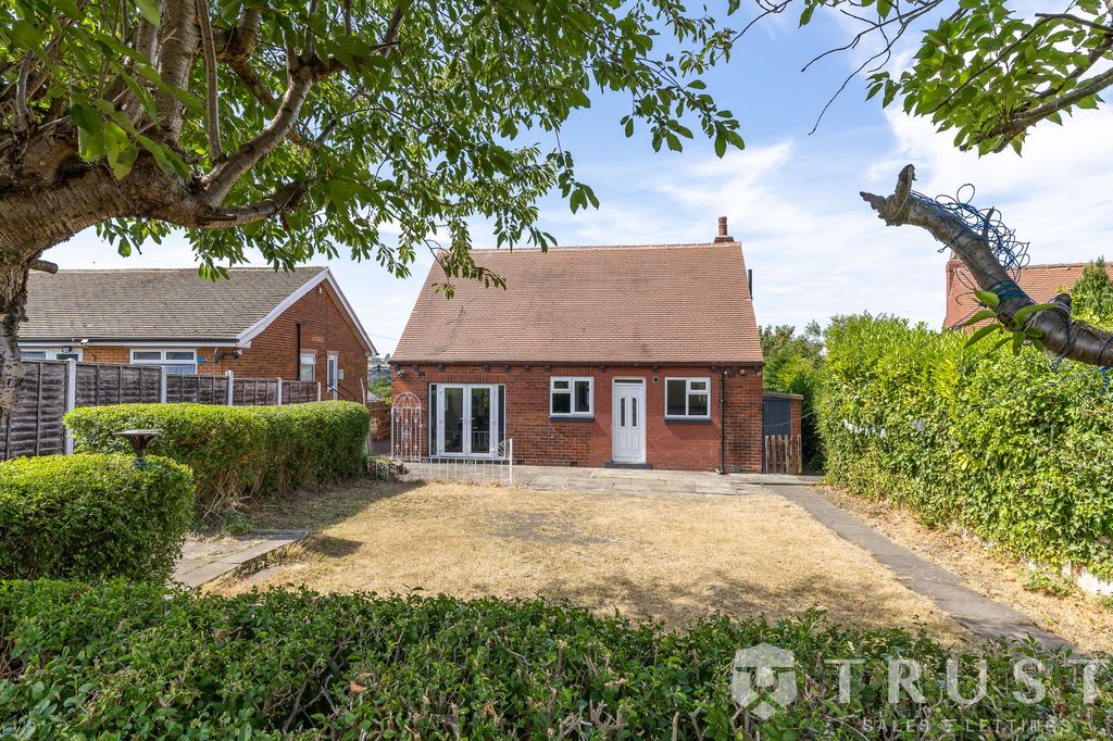 Property photo 1 of 39