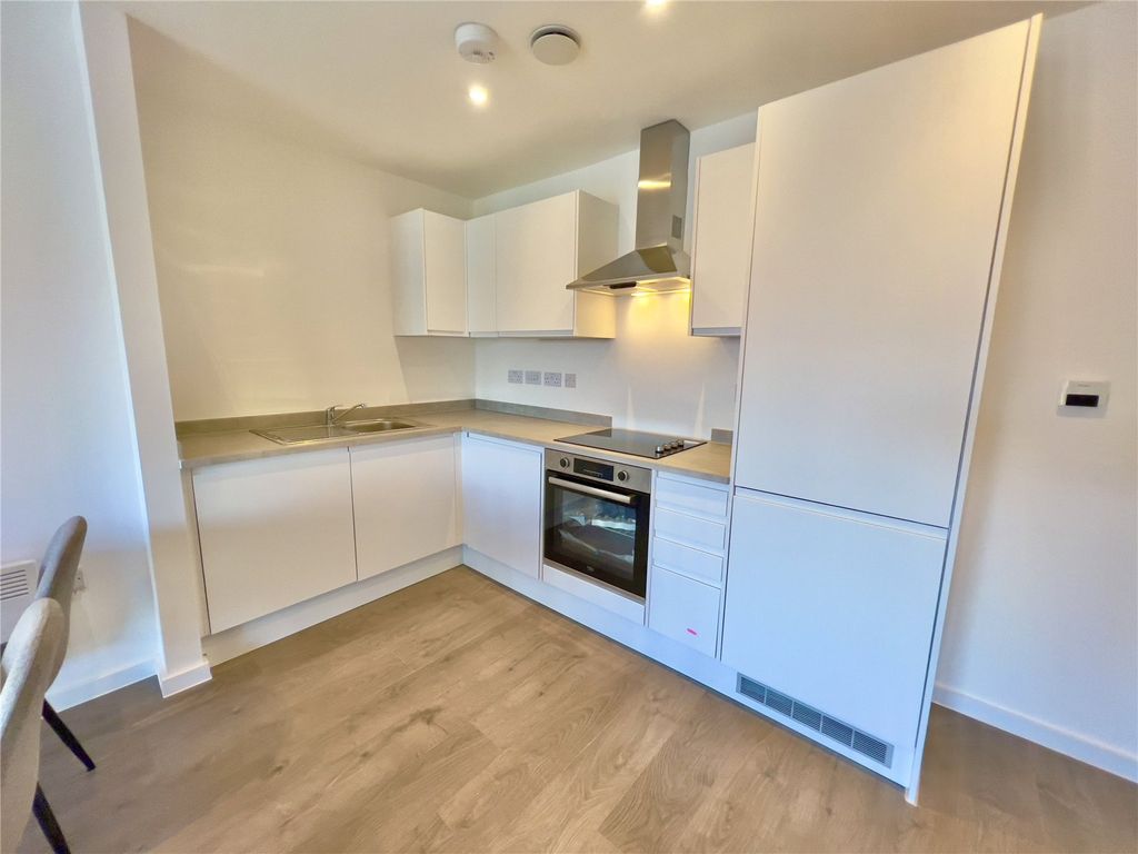 Property photo 3 of 9 Kitchen