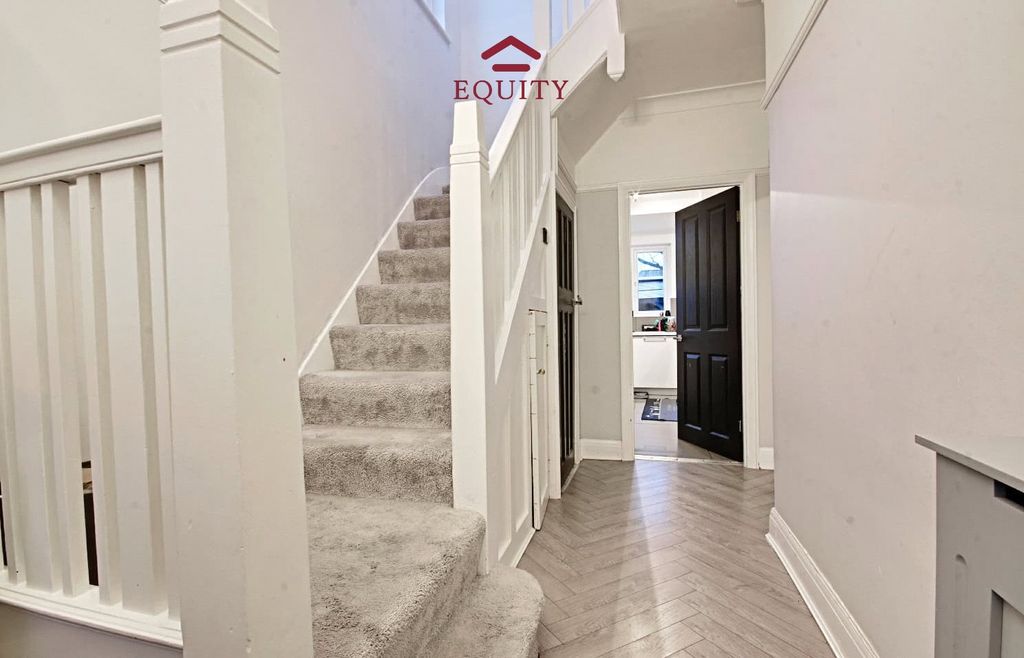 Property photo 3 of 24 Picture No. 06