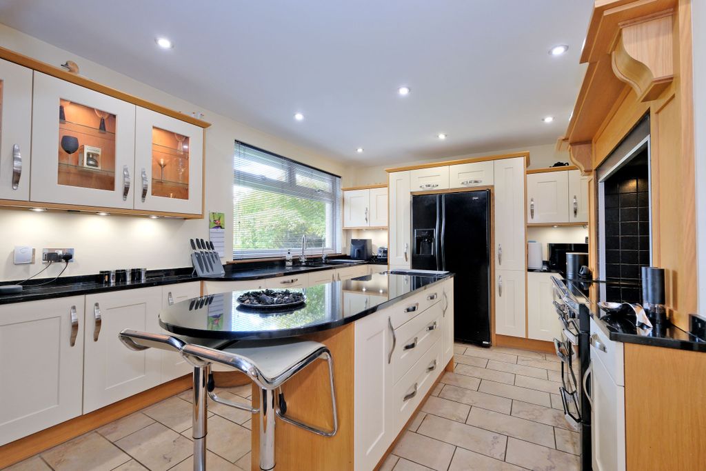 Property photo 3 of 52