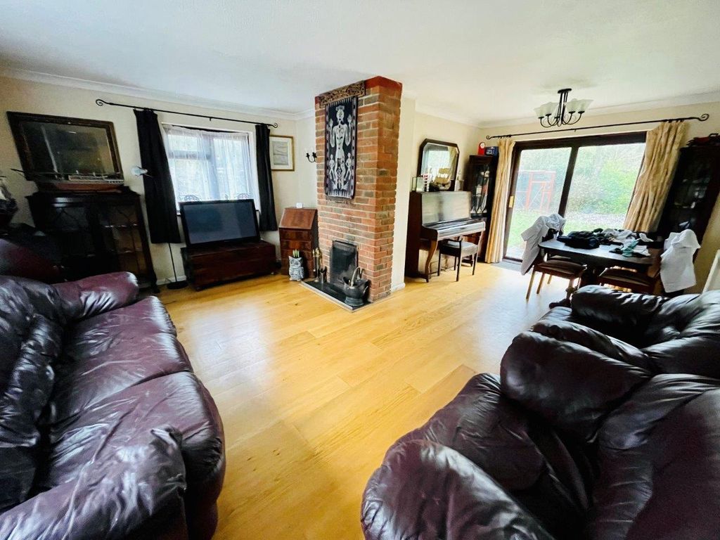 Property photo 2 of 12 Living/Dining Room