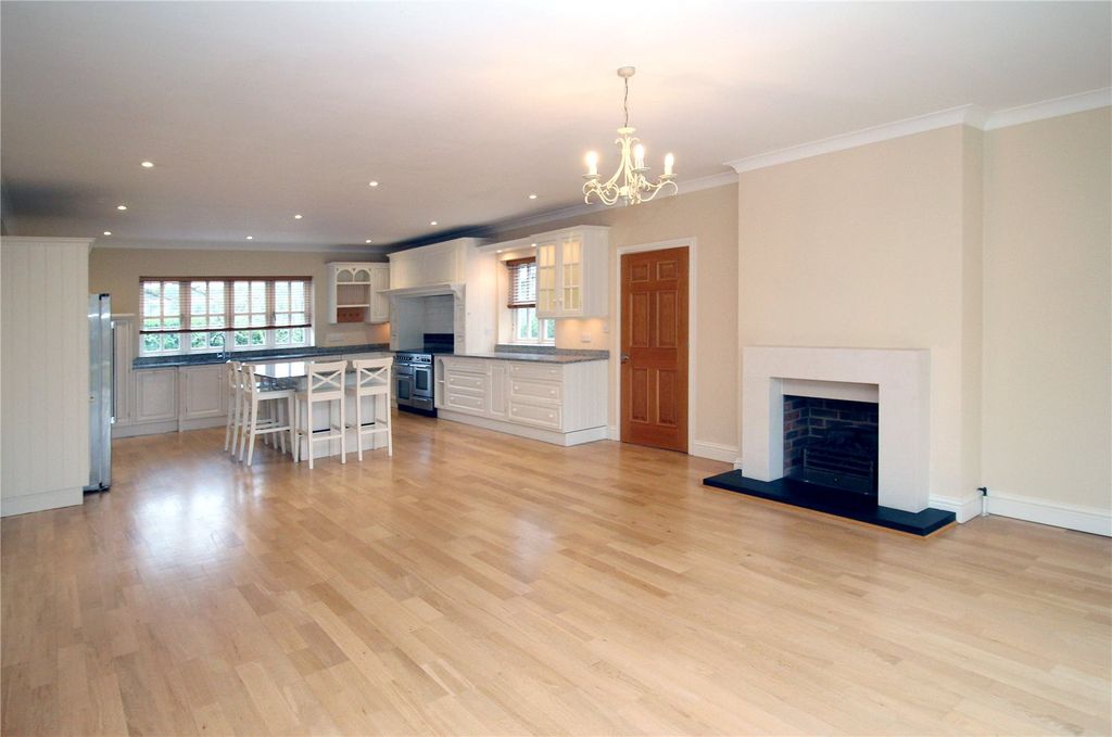 Property photo 2 of 12 Picture No. 07