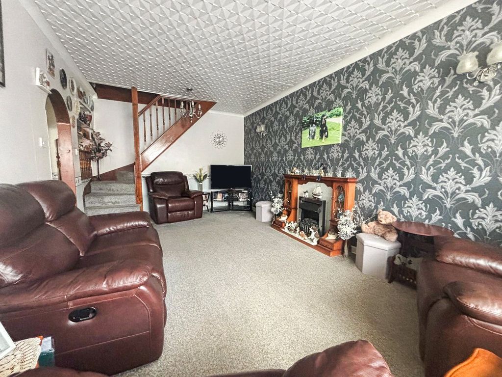 Property photo 2 of 12 Picture No. 10