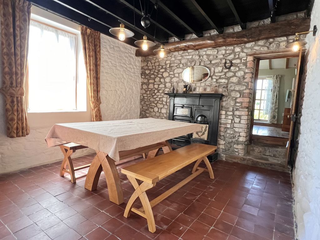 Property photo 2 of 14 Not Specified