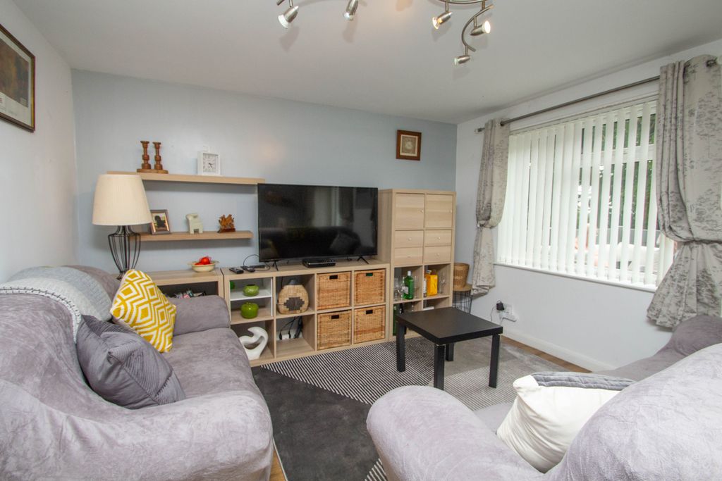 Property photo 3 of 18