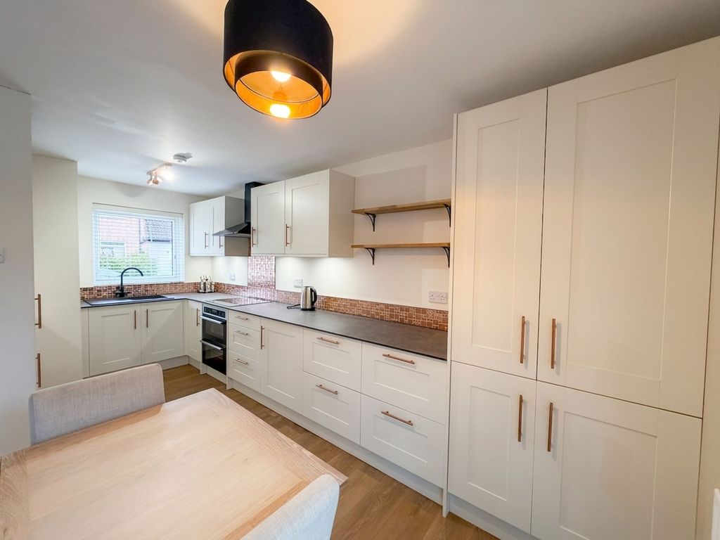 Property photo 2 of 12 Kitchen