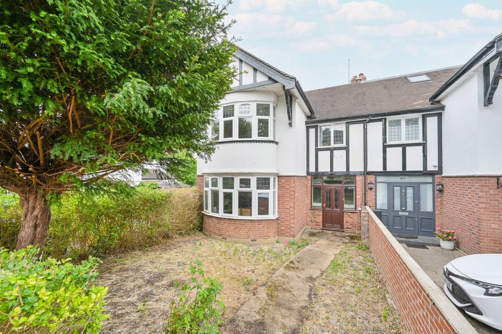 Property photo 2 of 11