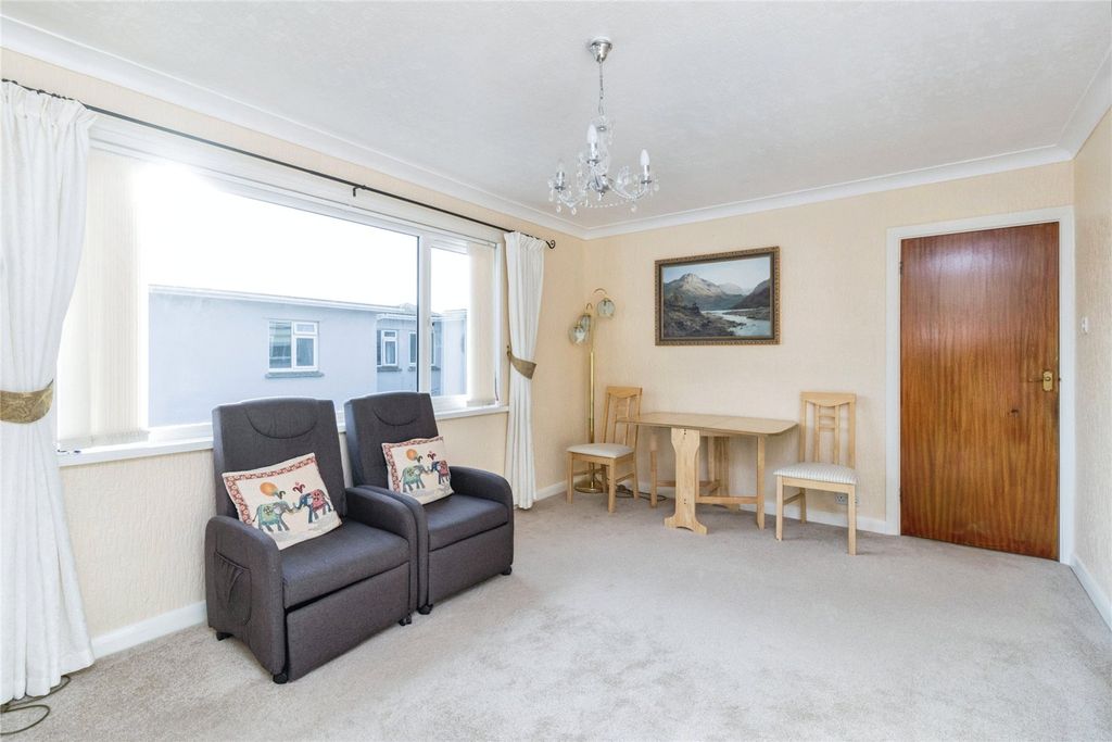 Property photo 3 of 17 Picture No. 02