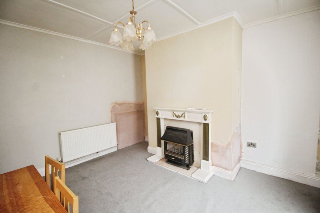 Property photo 2 of 11 Lounge