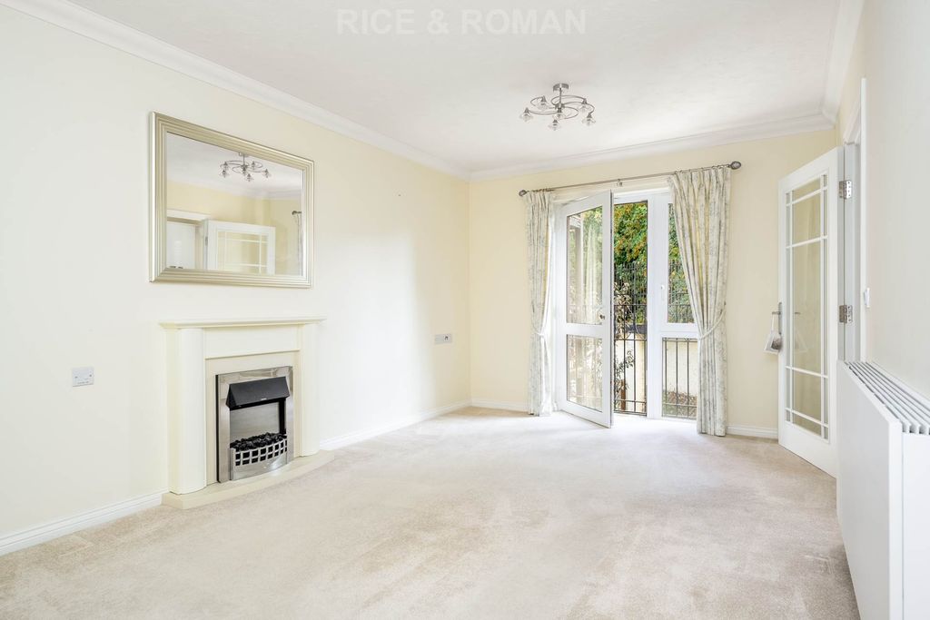 Property photo 2 of 9