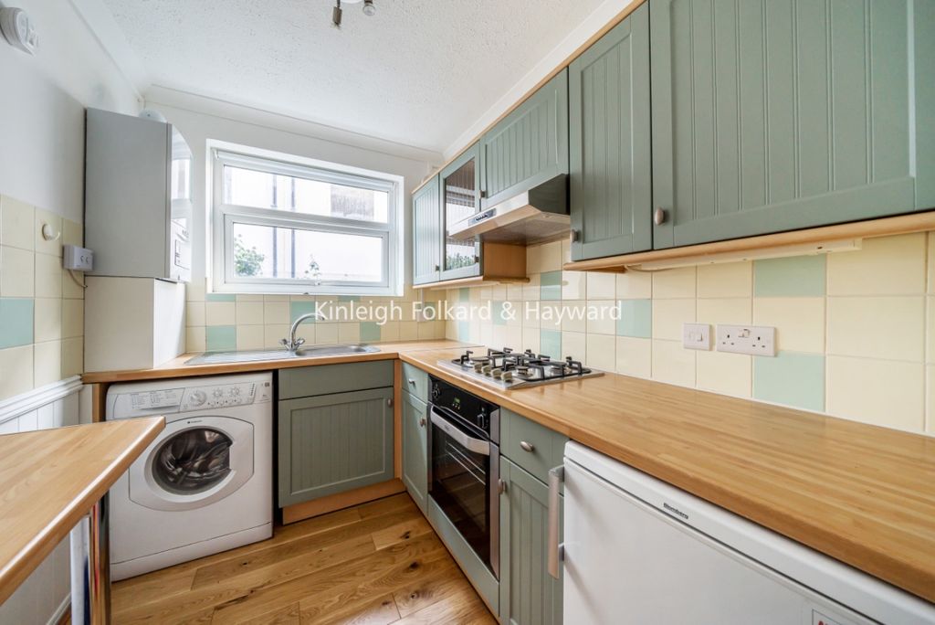 Property photo 1 of 6 8d3E5682-cd89-40d4-A