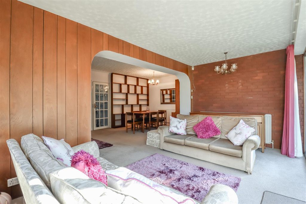 Property photo 2 of 37