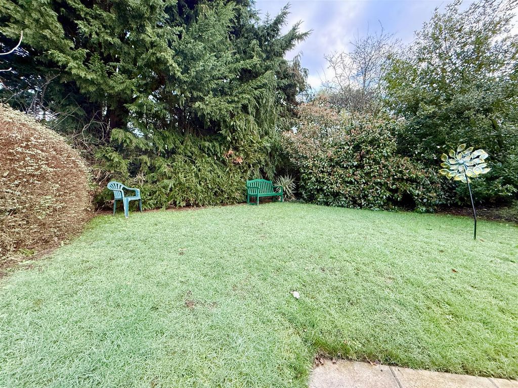 Property photo 3 of 14 Garden