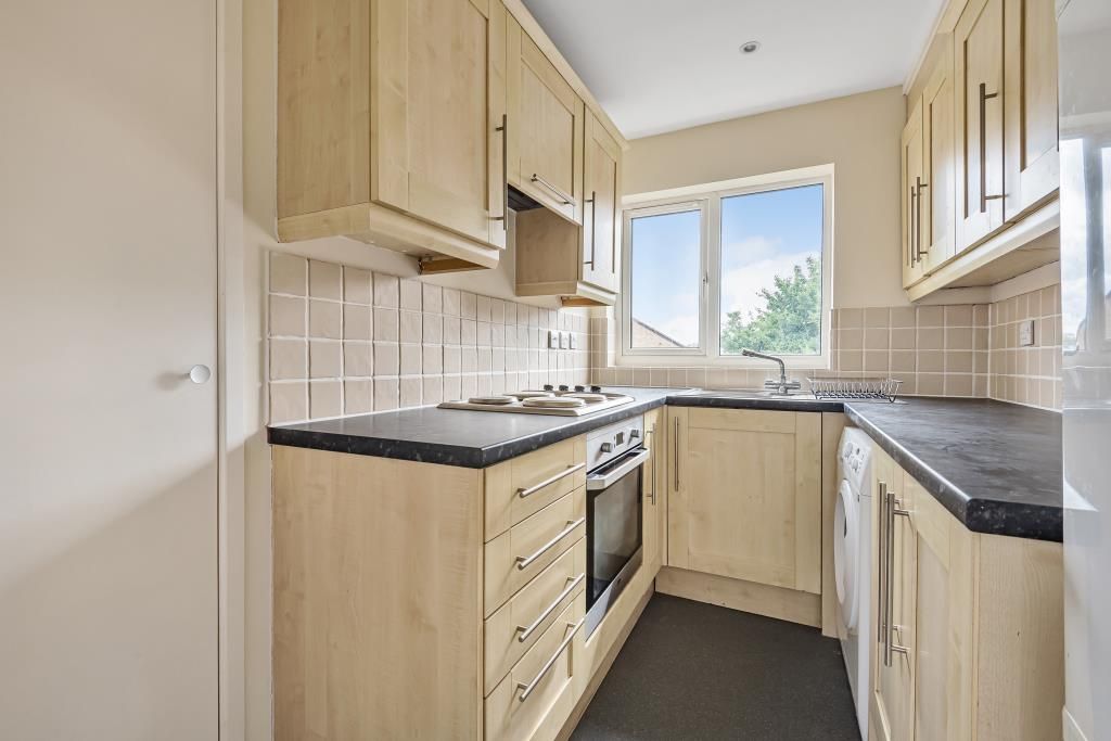 Property photo 2 of 10 Kitchen