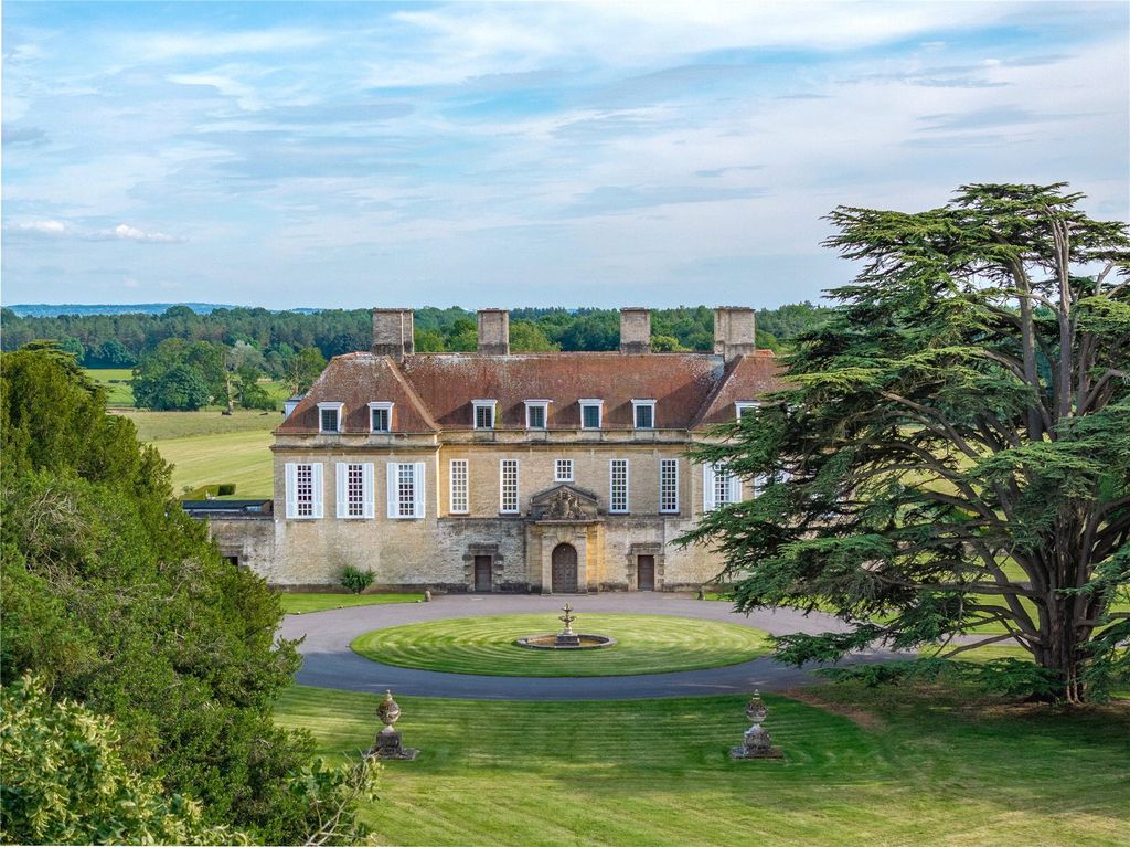 Property photo 3 of 34 Middleton Park