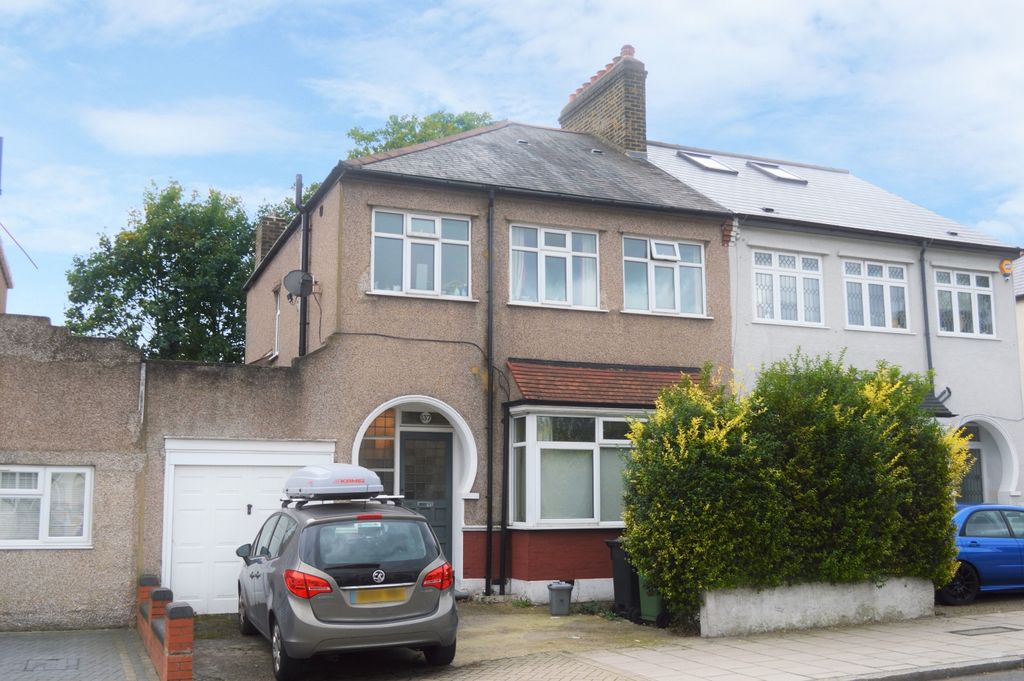 Property photo 1 of 11 External