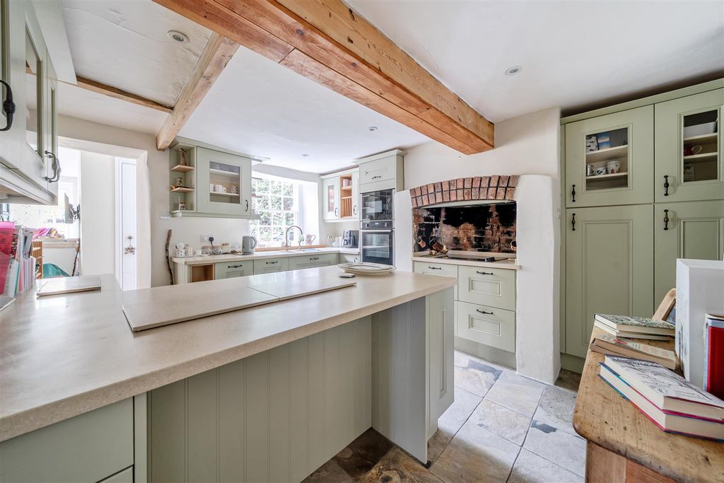 Property photo 2 of 17 Kitchen