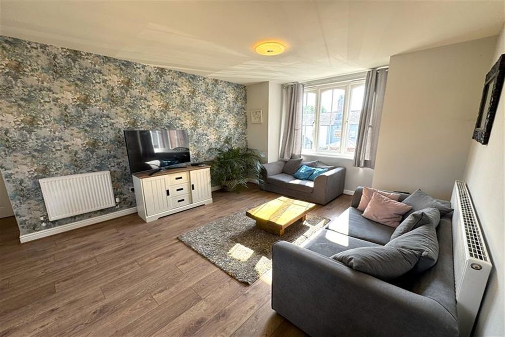 Property photo 3 of 12 (Main)