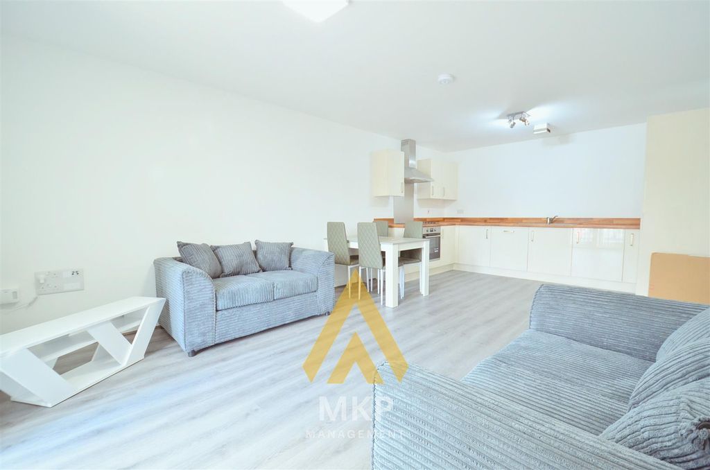 Property photo 1 of 13 1.Png