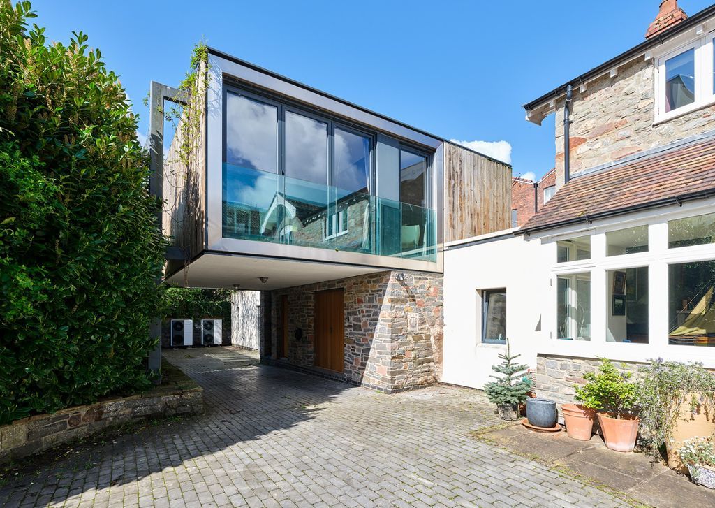 Property photo 3 of 23 Garden