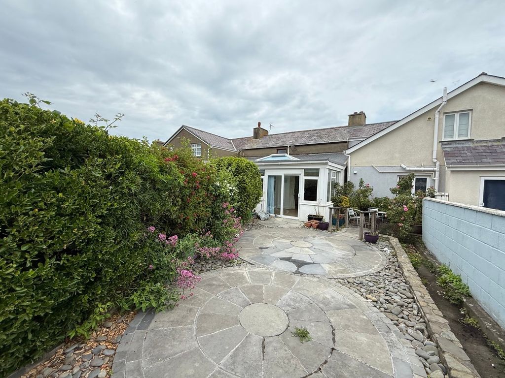Property photo 3 of 27