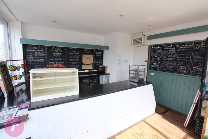 Property photo 2 of 16 Shop Front