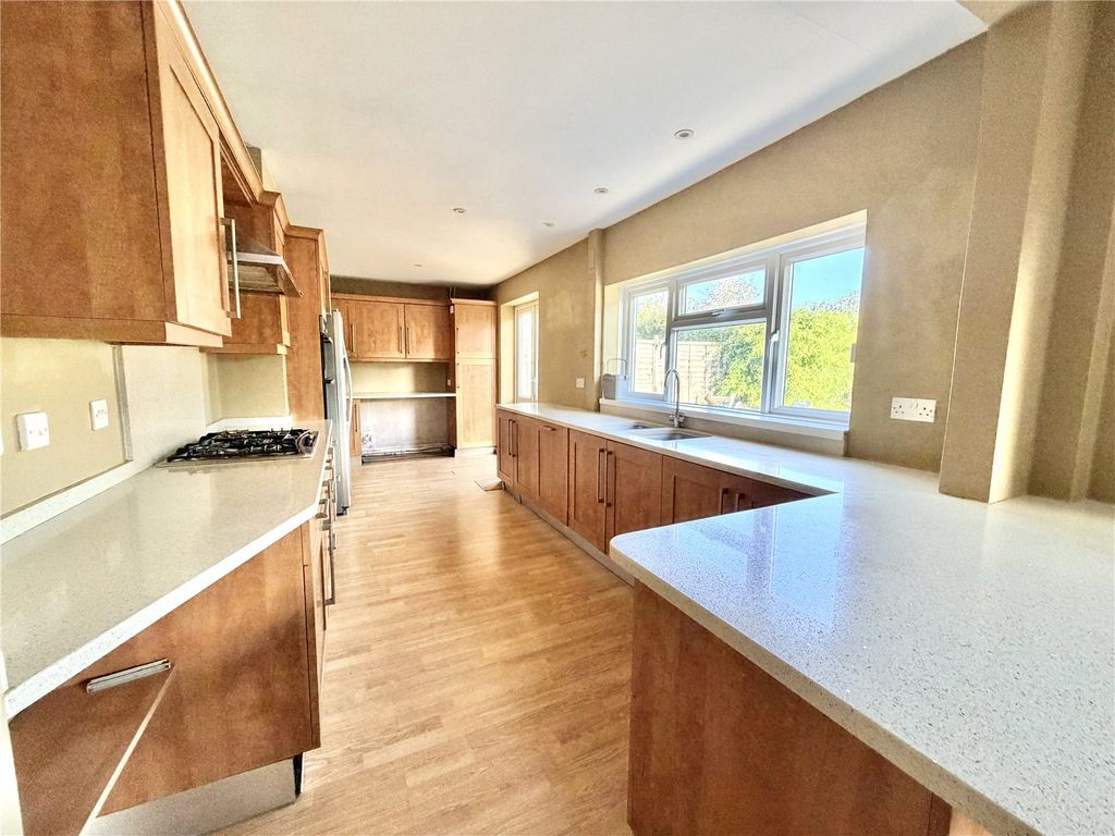 Property photo 2 of 13 Picture No. 24