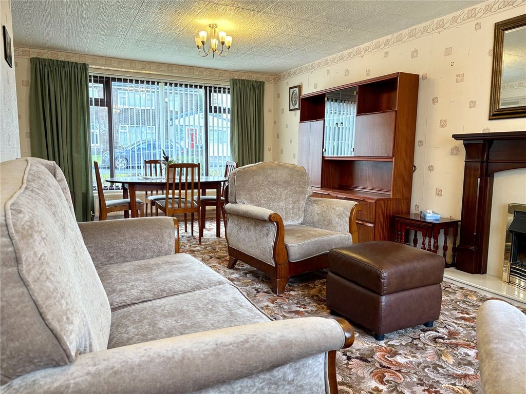 Property photo 2 of 13 Lounge