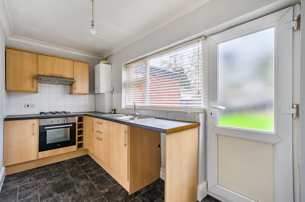 Property photo 3 of 11 1386177-6-69285c0...