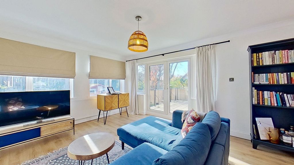 Property photo 2 of 24