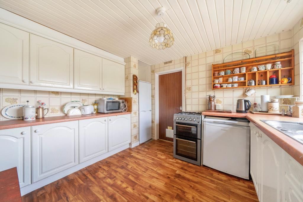 Property photo 3 of 23 Kitchen
