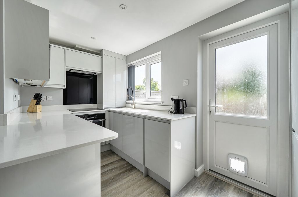 Property photo 3 of 10 1447528-18-69F1F1...