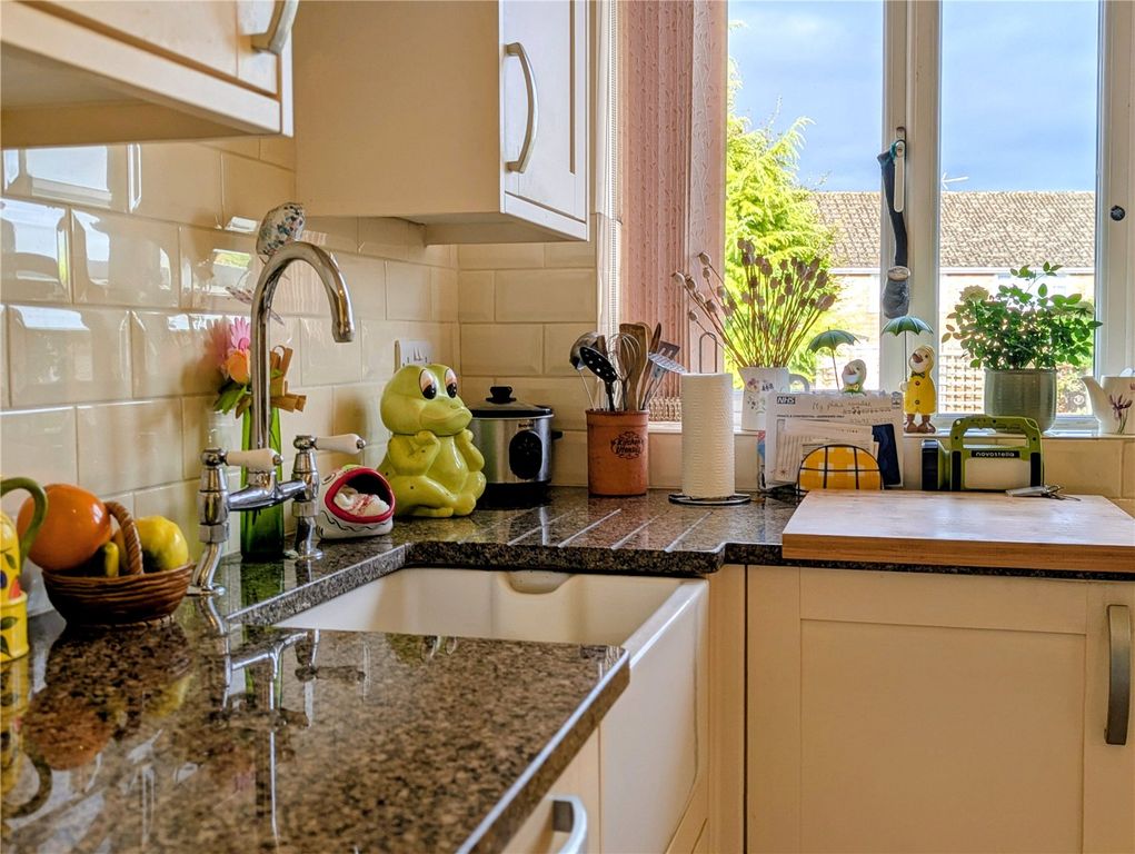 Property photo 2 of 18 Picture No. 32