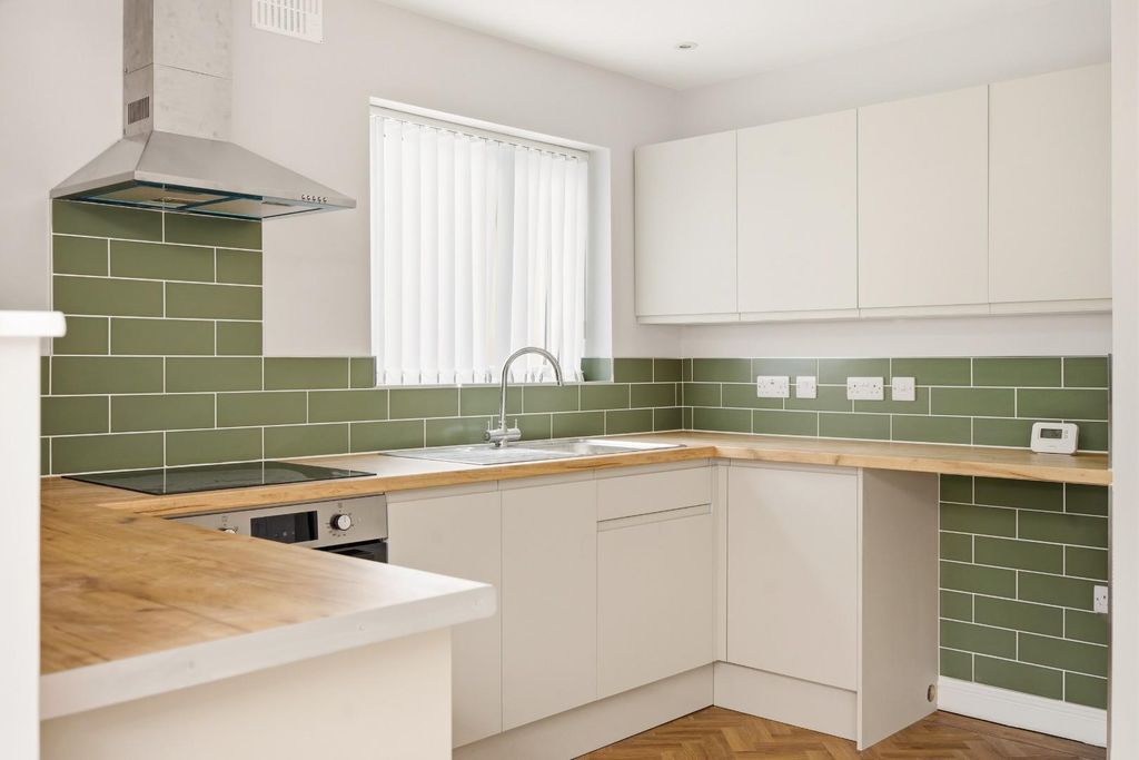 Property photo 2 of 21 Duckmoor Road-26.Jpg