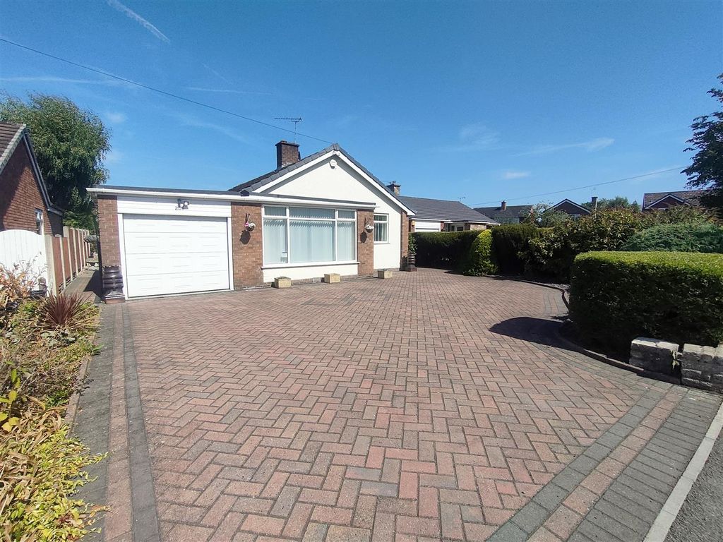 Property photo 3 of 18 External