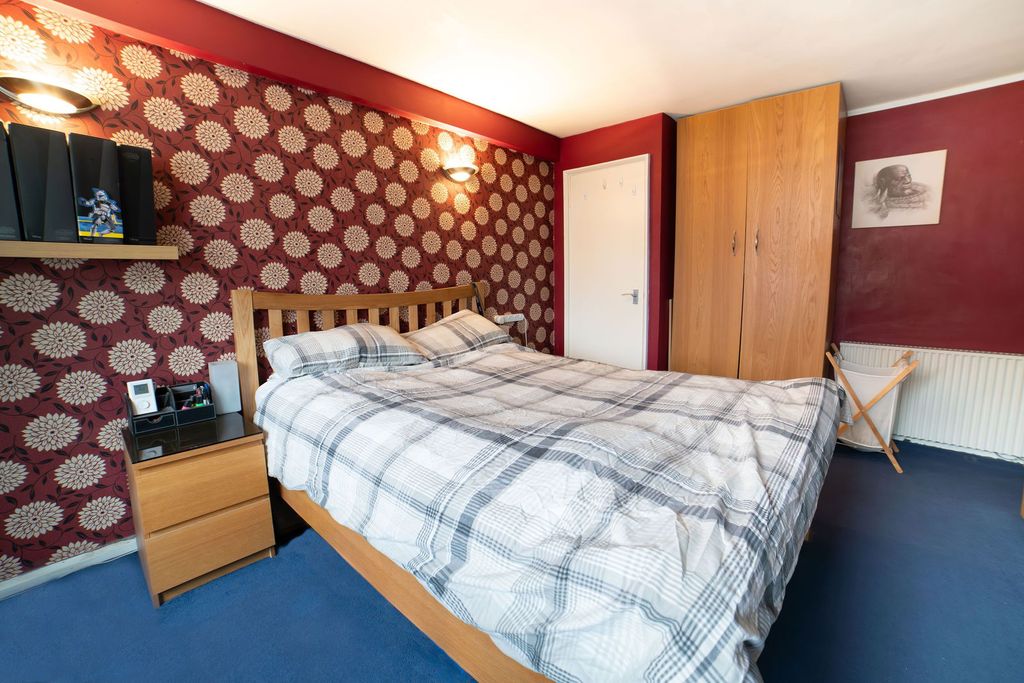 Property photo 3 of 8