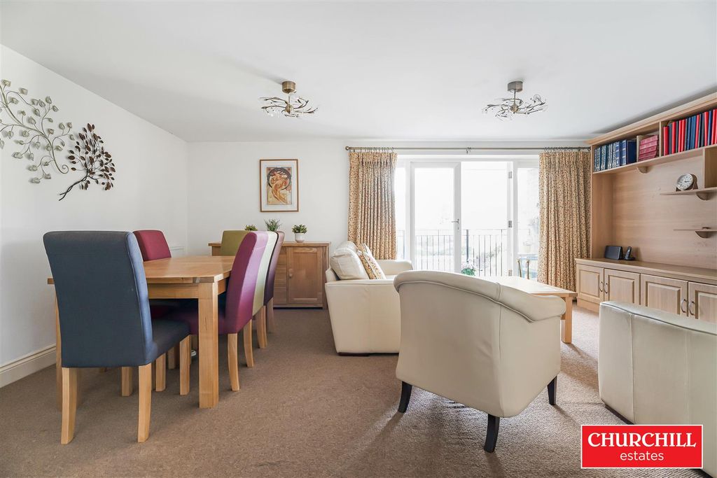 Property photo 3 of 20