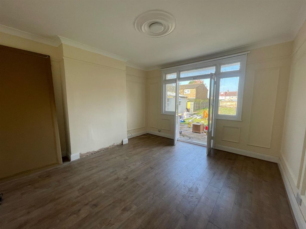 Property photo 1 of 7 3 Bedroom Bungalow To Rent