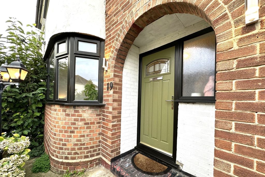 Property photo 1 of 17 3 Bedroom House For Sale