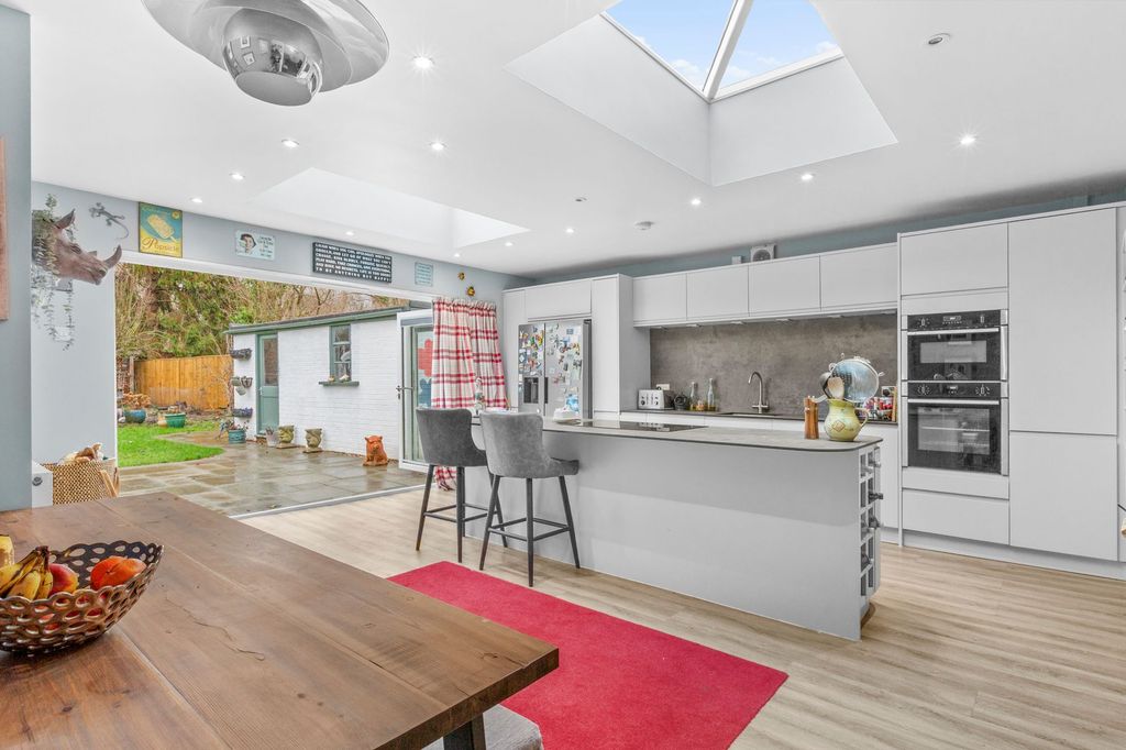 Property photo 2 of 14