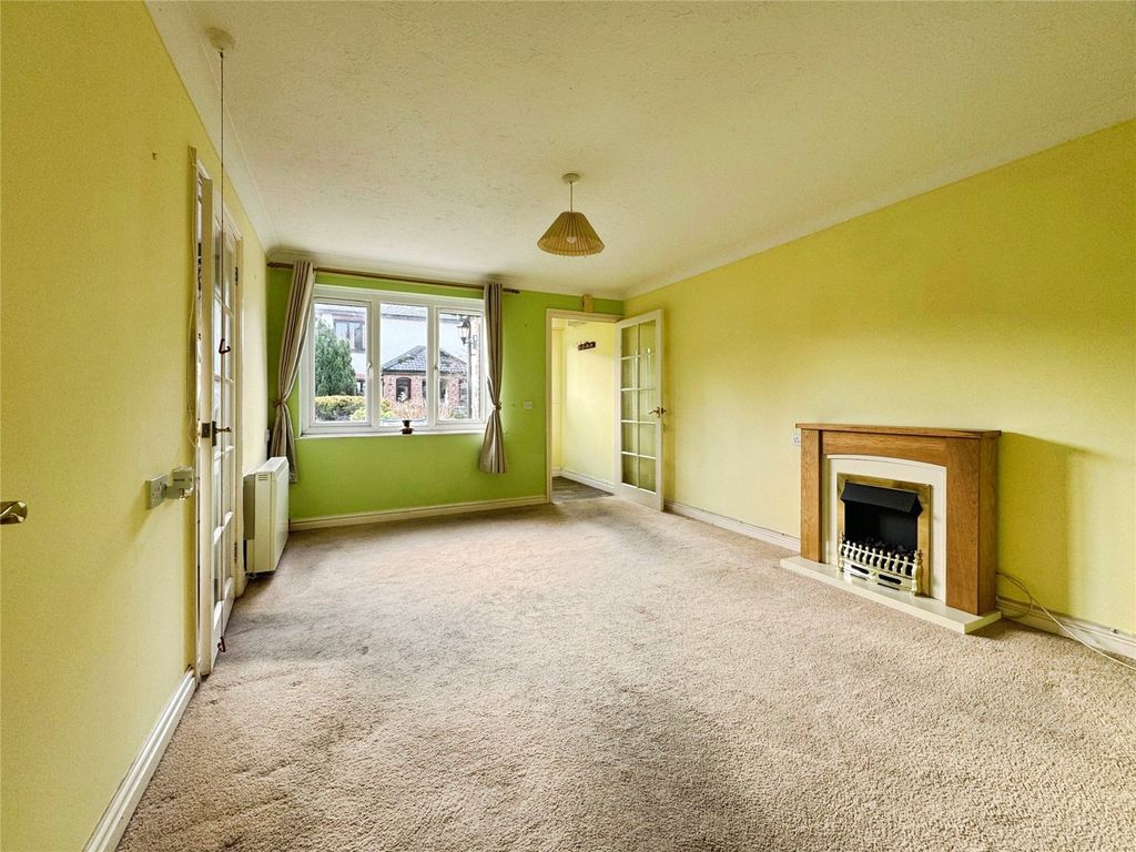 Property photo 2 of 21 Lounge/Diner