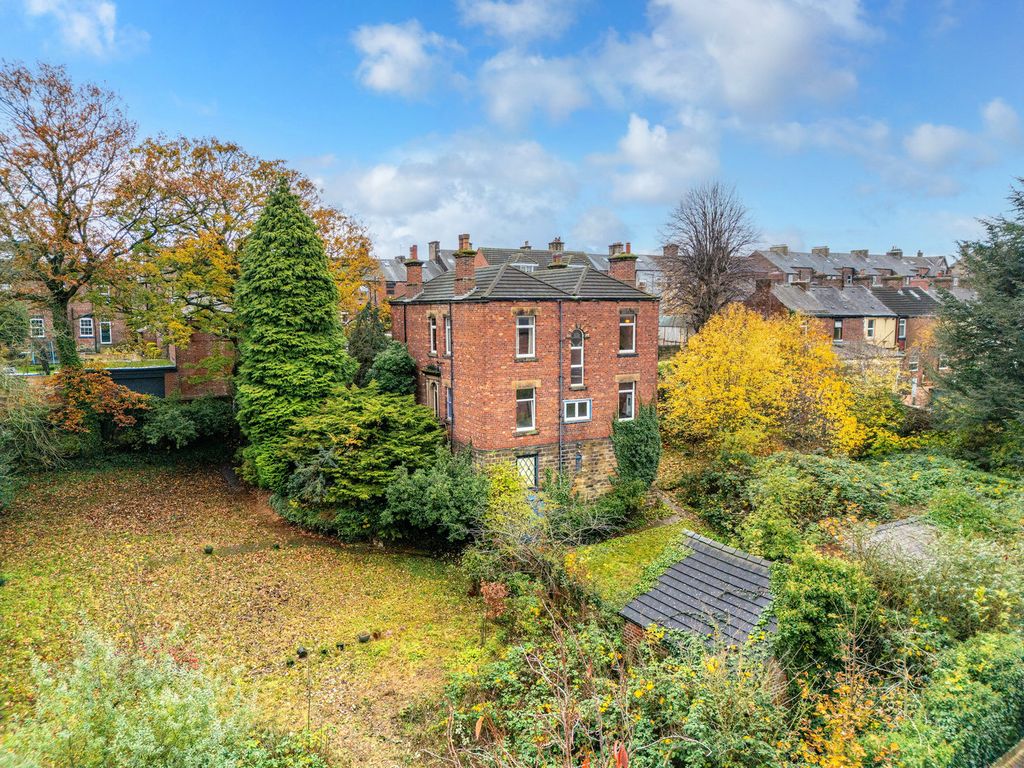 Property photo 1 of 35