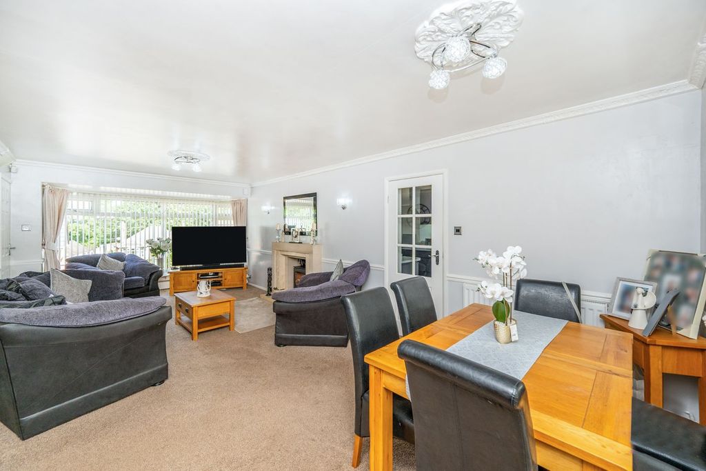 Property photo 3 of 25