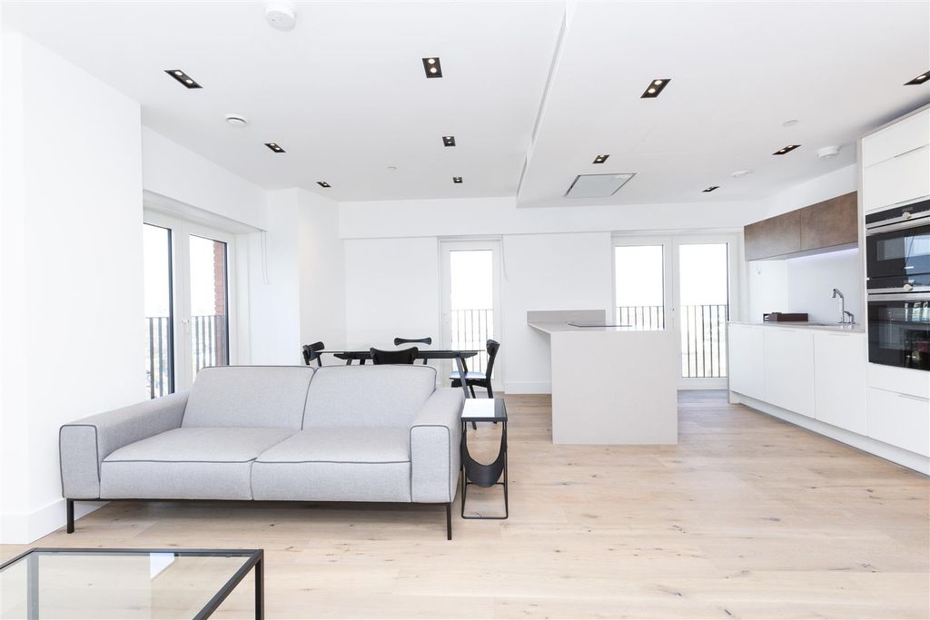 Property photo 1 of 10 98 Keybridge Tower5.Jpg