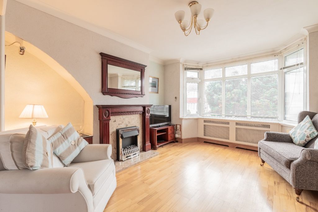 Property photo 2 of 23 4605753