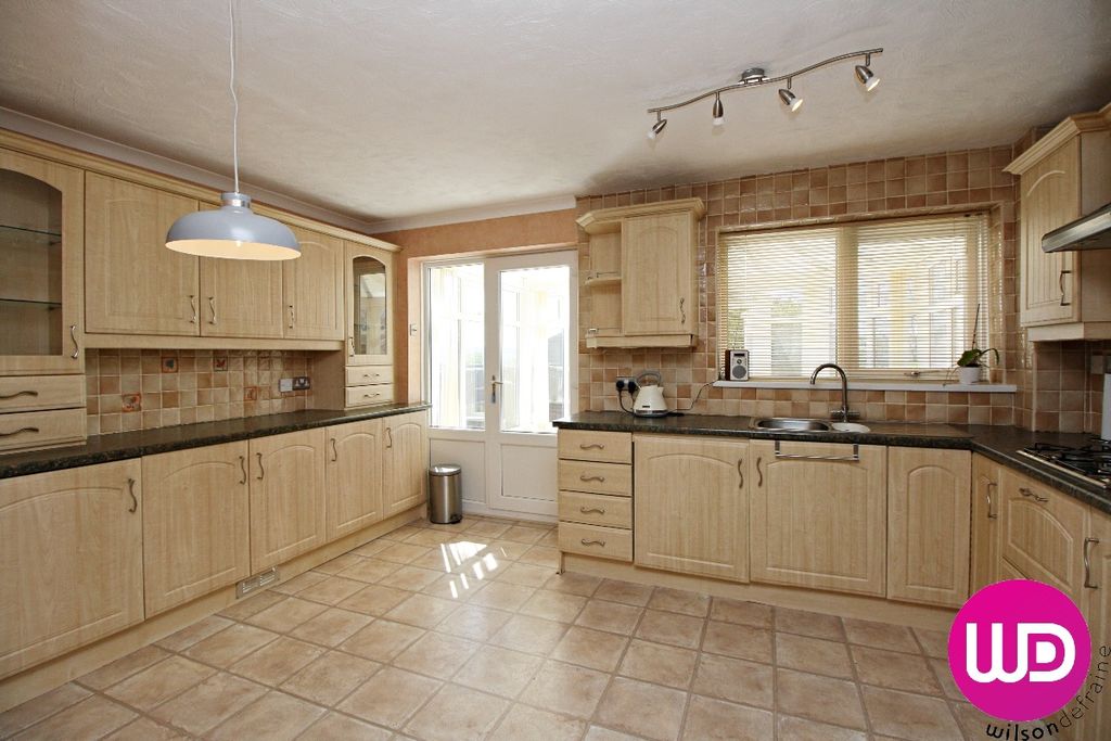 Property photo 1 of 34