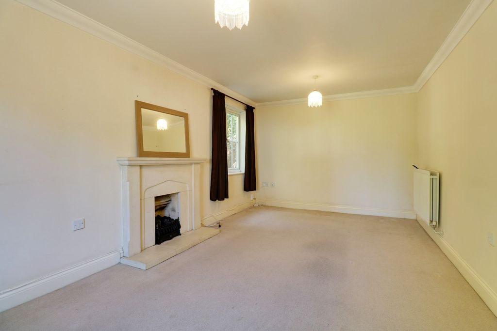 Property photo 3 of 17 5108682