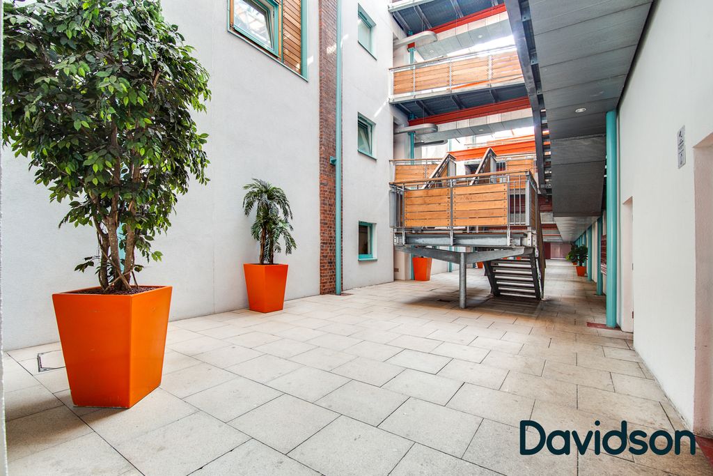 Property photo 2 of 12 11