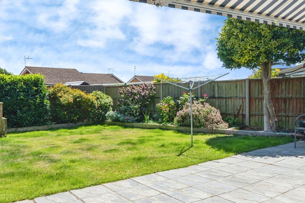 Property photo 2 of 17 Garden
